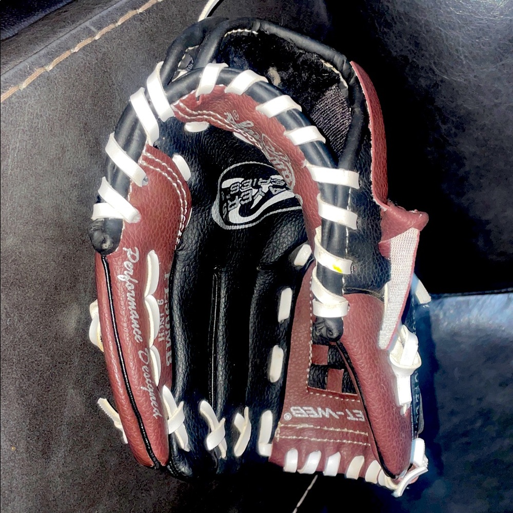 Rawlings PL90MB Kids Baseball Glove 9 Inch Right Hand Throw T-Ball Black Brown